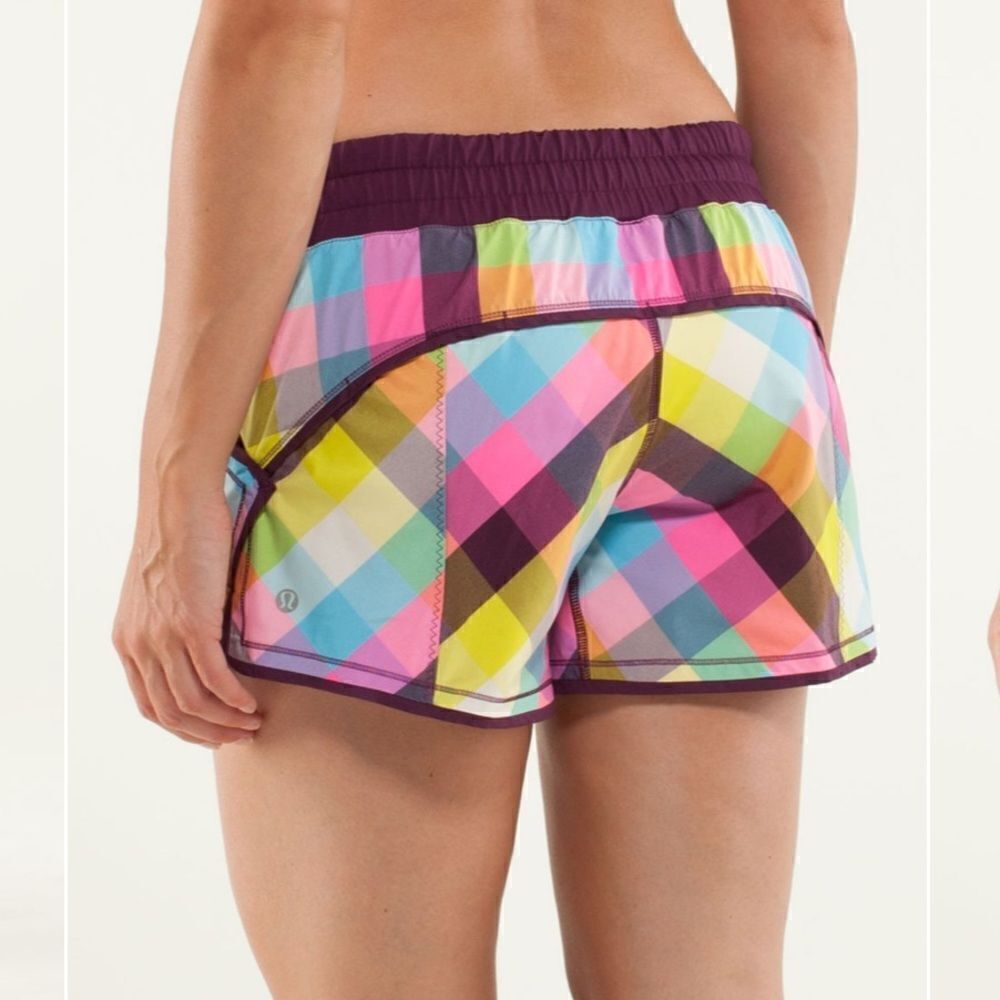 Lululemon Shake & Break Short
Sea Check Multi / Plum